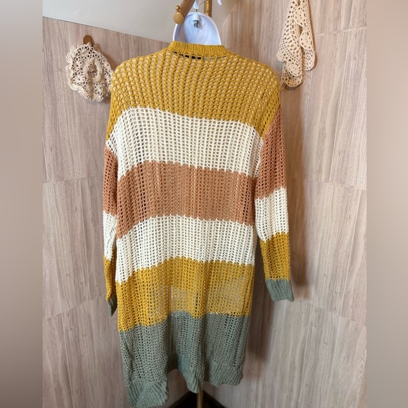 Doe & Rae Golden Green and Cream Fall Knit Long Cardigan - Picture 2 of 4